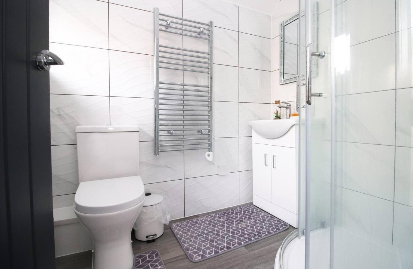 Modern Guesthouse, Fast Wi-Fi, Street Free Parking, Central, Fully Equipped 卡迪夫 外观 照片