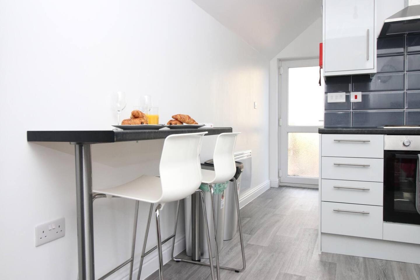 Modern Guesthouse, Fast Wi-Fi, Street Free Parking, Central, Fully Equipped 卡迪夫 外观 照片